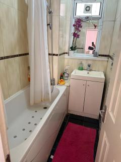 Private Room with shared Bathroom - 3