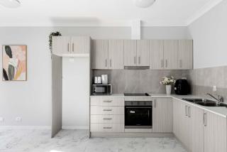 Bright Detached Single Room - Near Top Ryde City Shared Amenities - 1