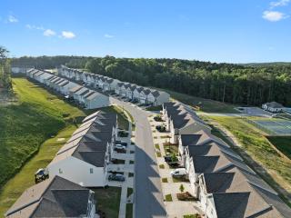 Beautiful New Townhome 25 mins from Metro Atlanta - 0