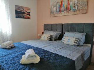 Apartment Libe with Sea View Trogir - Two Bedroom Apartment with Balcony - 2