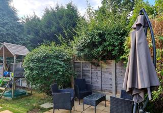3-bedroom home with large garden and free parking - 3