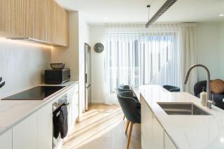 Luxurious 3-Bedroom Designer Townhouse With Garage - 6