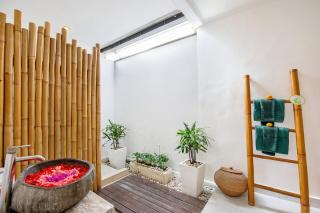 Villa Anouk Seminyak - 3