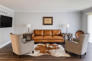 Suburban Retreat 15 Mins to Downtown Detroit - 9