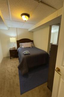 Suburban Retreat 15 Mins to Downtown Detroit - 1