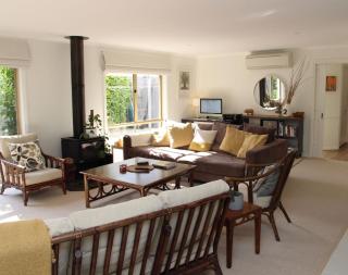 Couch Surf in Inverloch - Free Wifi - 6