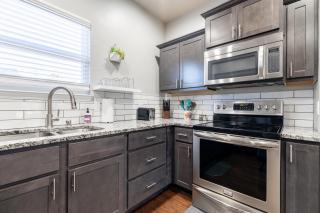 Rock & Roll House, Fiber Internet, ROKU TV, Washer & Dryer, by DT Chickasha & Leg Lamp! - 3