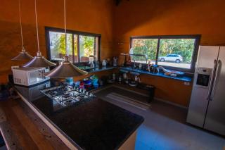 Casa nova em condomínio fechado no coração da Praia da Baleia - 3
