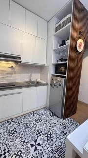 Cozy 1BR Pioneer Woodland SM Light Boni Mandaluyong - 1