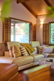 Yarra Flynns Beach - family home with pool & spa - 3