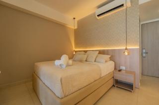 Charming Seafront Loft - 2