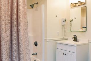 Sandwich Inn and Suites - Sandwich - 6