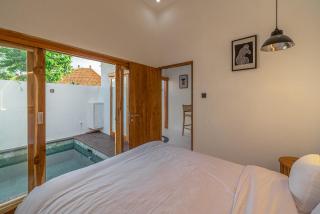Villa Lumina & Solera - 4 Bedrooms with Pool in Canggu - 3
