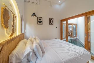 Villa Lumina & Solera - 4 Bedrooms with Pool in Canggu - 5