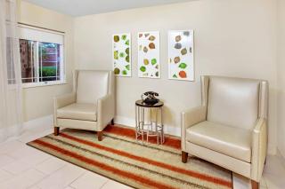 MainStay Suites Greensboro - Greensboro - 5