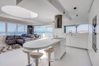 Panoramic Ocean Mountain View 3 - 4