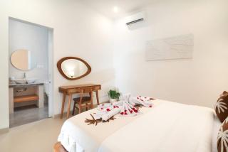 NEW 2 BR Villa in Berawa with Pool 2 min from Beach - 1