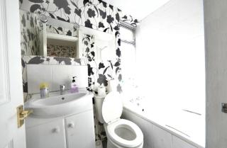 3 bedroom house in Salford - 4