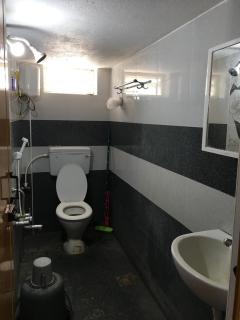 Golden Gate 2bhk Serviced Apartment Mangadu - 5