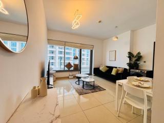 Luxury One Bedroom Apartment with Fountain View opposite Dubai Mall - 7