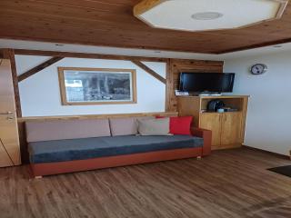 Apartment in Ski Paradise near Trails - 7