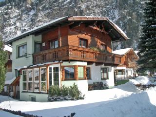 Apartment in Ski Paradise near Trails - 0