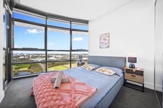 Fabulous view apartment in Sydney Olympic Park - 2