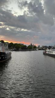 Cozy, characterful authentic houseboat - 2