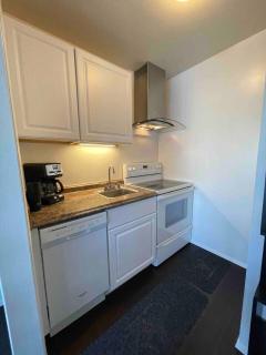 Modern Bayview Apartment by the Water - 6