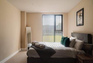 Modern & Spacious 1 Bed Apartment in Birmingham - 8