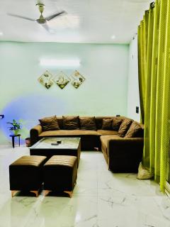 Euphoria Stay - 2BHK Cozy Mountain Homestay - 1