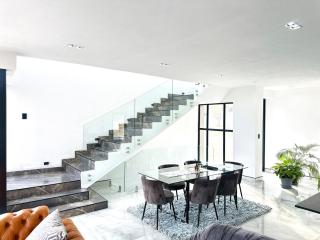 Sucassa 54 - Luxury 2 Bedroom - Dam & Mountain View - 4