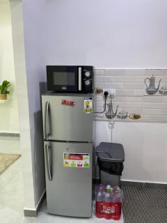 Cozy Studio Near Al Wahda Mall - 4