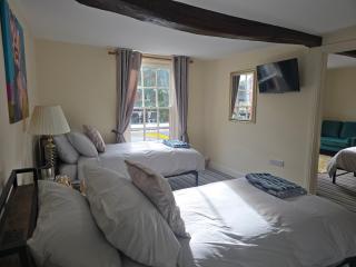 Family room 2 - The Unicorn Hotel - 8