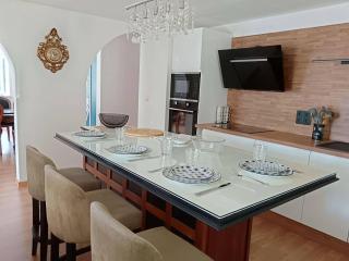 logement complet avec extérieurs, 4 chambres, 8 personnes - 3
