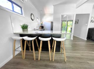 Have you booked your Xmas Getaway- 5 BR 2 Kitchens - Port Macquarie - 0