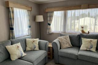 Caravan Sleeps 6 with Pool Access - 4