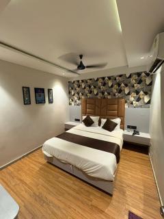 Hotel Parimal View - 2