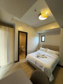 Staycation across Okada - H Hotel - 0