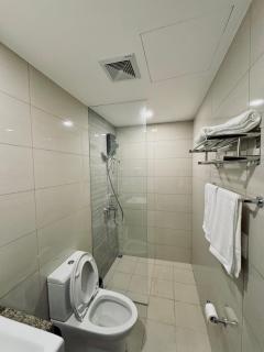 Staycation across Okada - H Hotel - 4