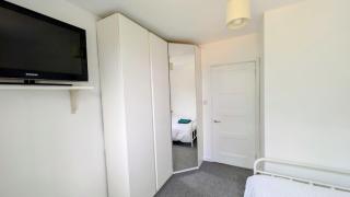 London house with Parking and Garden - 4