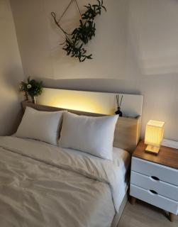 몽마르뜨숭인 퀸4 룸3 최대8인 얼음정수기 비데 명동 동대문 홍대 인사동 케이팝 - 7