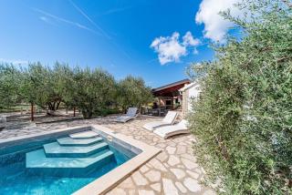 Holiday house Ivan with heated pool - Potirna - 2