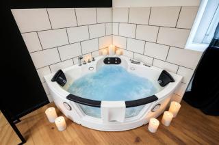 Suite Balnéo Privée Design Calme Proche Lille - 8