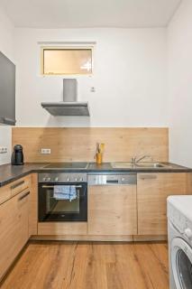 King bed free parking fast wifi pet friendly - 2