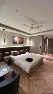 Easy Stayz - Premium stays in Greater Noida - 8