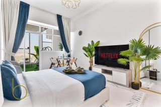 Bookable Stylish Dubai escape with private pool - 9