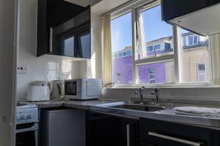 Blackpool 1-Bed Flat by Brookland Stays Serviced Short Lets with Free Wi-Fi - 8