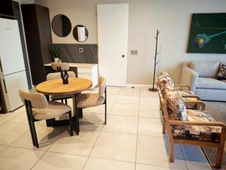 Menlyn Maine Trilogy Apartment 1316 - 1
