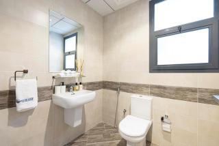 Luxury Villa 8 BR Sea and Mountain View with infinity pool - Al Dana Island Fujairah - 6